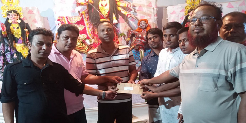 ডোমারে সোনারায় ইউনিয়ন বিএনপি’র উদ্যোগে পুজা মন্ডপ পরিদর্শন ও সহায়তা প্রদান