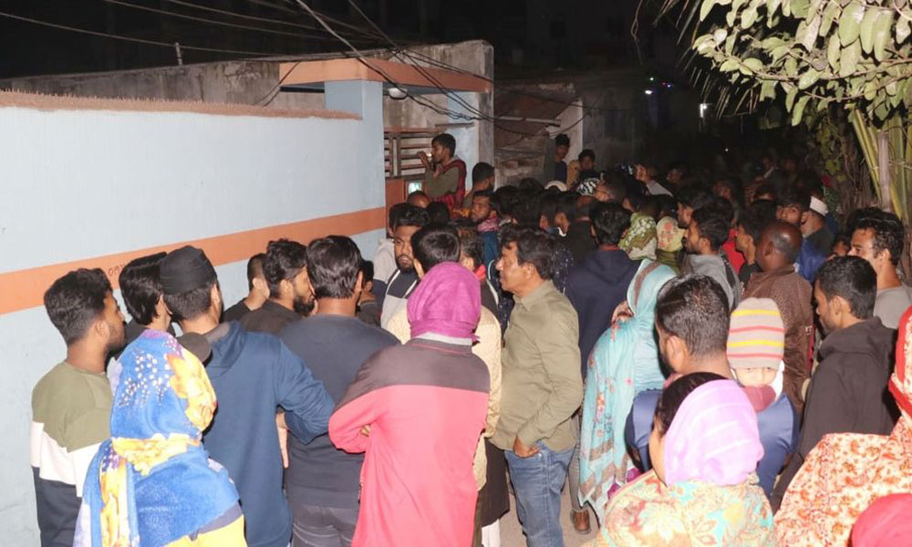 খুলনায় একই পরিবারের তিনজনসহ ৪ খুন