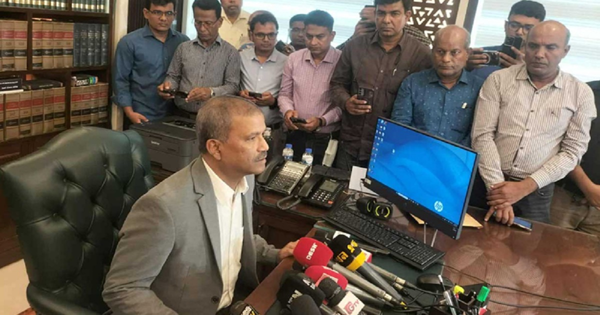 শেখ হাসিনাকে দেশে ফিরিয়ে আনতে ভারতের কাছে আবারও চিঠি লিখব: আইন উপদেষ্টা