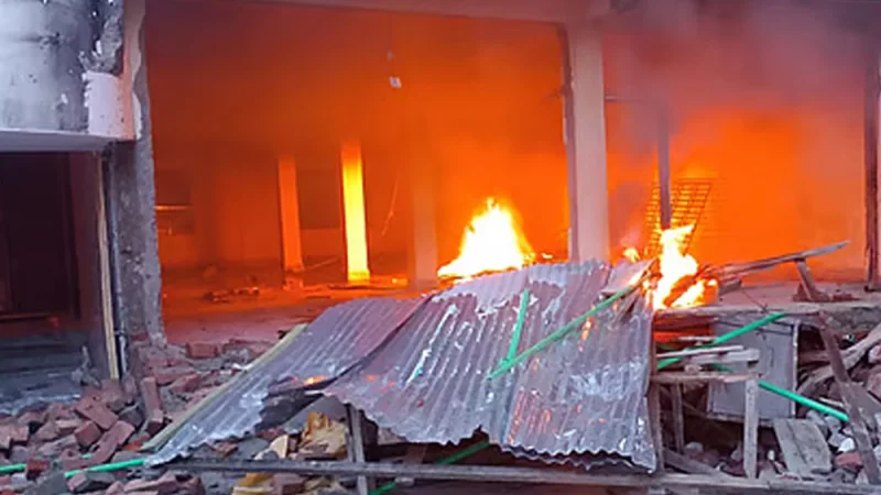 সাবেক এমপি নুর উদ্দিন চৌধুরীর বাড়িতে আবারও আগুন