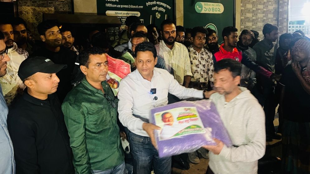 তারেক রহমানের জন্মদিন উপলক্ষে দুস্থদের মাঝে কম্বল বিতরণ করলেন মিজানুর রহমান