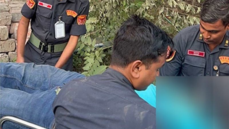 ইস্ট ওয়েস্ট বিশ্ববিদ্যালয়ের দুই ভবনের মধ্যে পড়ে ছিল শিক্ষার্থীর মরদেহ