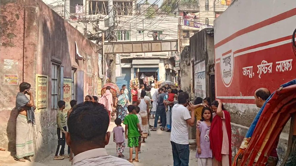 ভয়াবহ ভূমিকম্পে কেঁপে উঠল ঢাকা