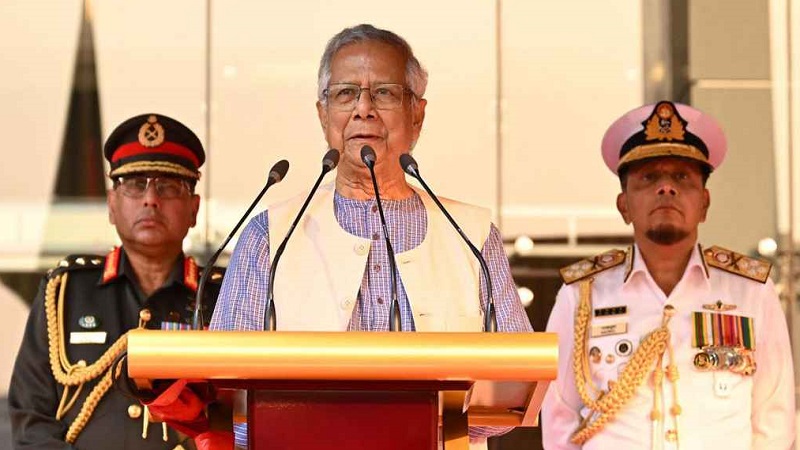 নির্বাচনে সশস্ত্র বাহিনীকে দক্ষতার সঙ্গে দায়িত্ব পালনের আহ্বান প্রধান উপদেষ্টার