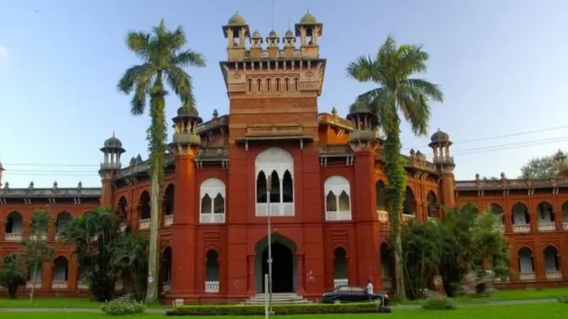 ঢাকা বিশ্ববিদ্যালয় ২ সপ্তাহ বন্ধ ঘোষণা, শিক্ষার্থীদের হল ছাড়ার নির্দেশ