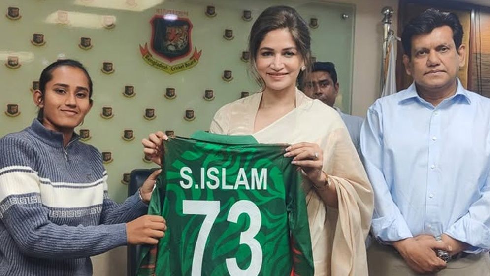 নারী অনূর্ধ্ব-১৯ দলের সঙ্গে শুভেচ্ছা বিনিময়, যা বললেন রুবাবা