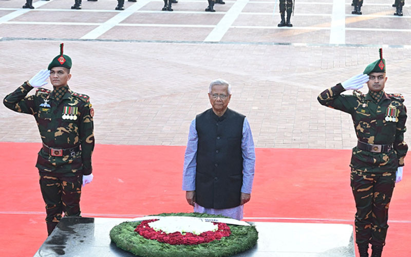 শহীদ বুদ্ধিজীবীদের প্রতি প্রধান উপদেষ্টার শ্রদ্ধা নিবেদন
