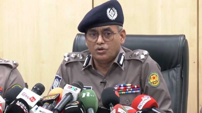 ওসমান হাদির ওপর হামলাকারী মূল আসামি দেশেই আছে: ডিএমপি