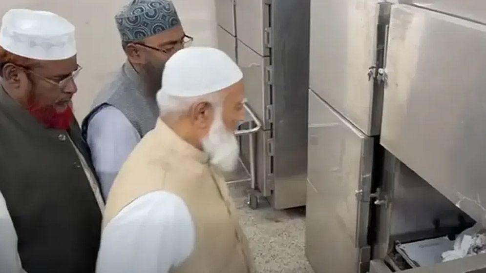 লন্ডন থেকে ফিরেই হাদিকে দেখতে গেলেন জামায়াত আমির