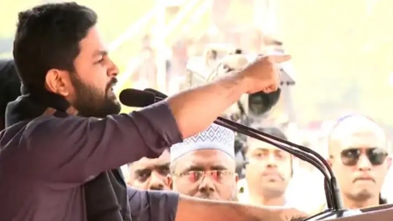 হাদি হত্যা: ২৪ ঘণ্টার মধ্যে সরকারের পদক্ষেপ জানাতে না পারলে স্বরাষ্ট্র উপদেষ্টার পদত্যাগ দাবি