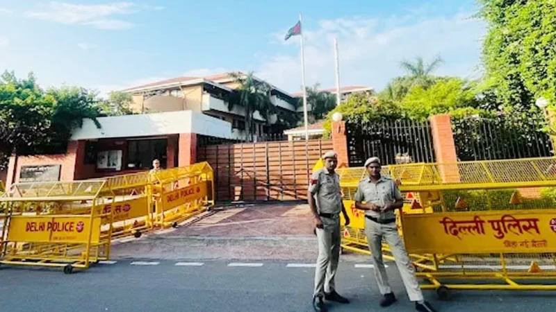 দিল্লিতে বাংলাদেশ হাইকমিশনের ভিসা সেবা সাময়িকভাবে স্থগিত