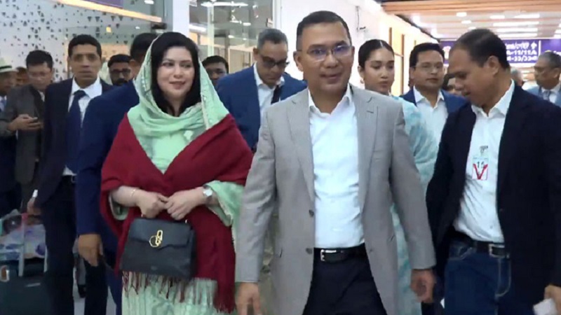 ১৭ বছর পর দেশের মাটি স্পর্শ করলেন তারেক রহমান