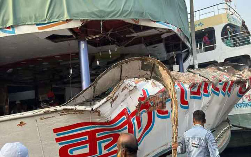 যাত্রীবাহী দুই লঞ্চের সংঘর্ষে নিহত ২