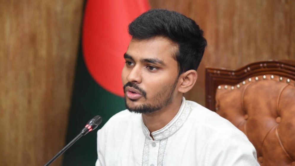 কুমিল্লা-৩ আসন থেকে মনোনয়নপত্র নিলেন আসিফ মাহমুদ