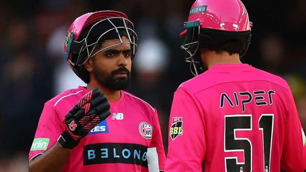 বাটলারকে ছুঁয়ে রেকর্ডের পাতায় বাবর আজম