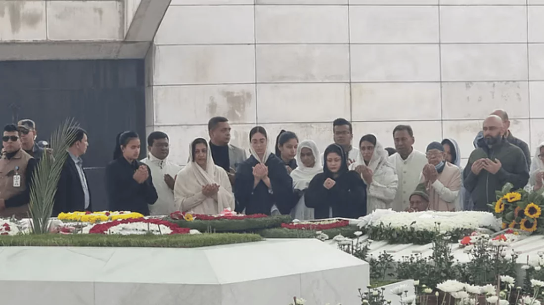 খালেদা জিয়ার কবর জিয়ারত করলেন জাইমা রহমান