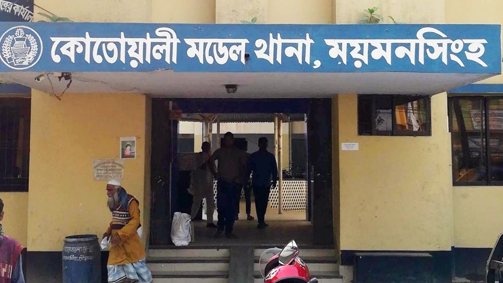 ৫ পুলিশ সদস্যকে কুপিয়ে আসামি ছিনতাই, গ্রেফতার ৭