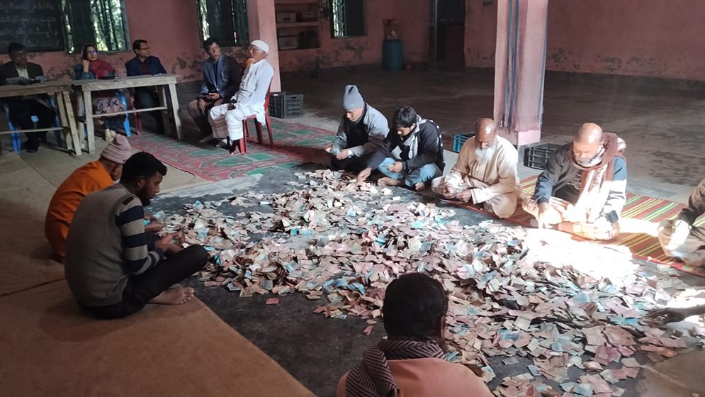 কিশোরগঞ্জে মসজিদের বাক্সে ৯ লাখ টাকা