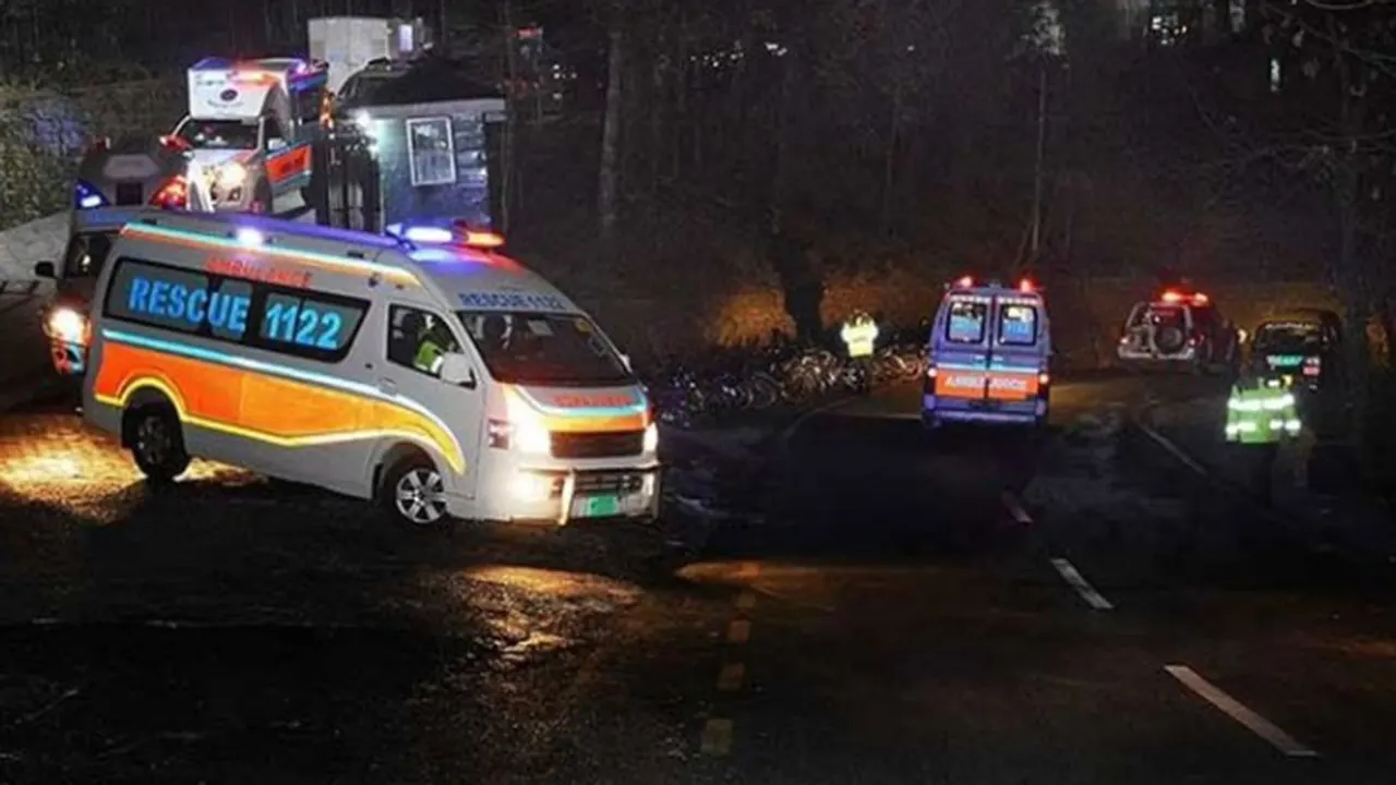 পাকিস্তানে জানাজায় যাওয়ার পথে ট্রাক দুর্ঘটনা, নিহত ১৪