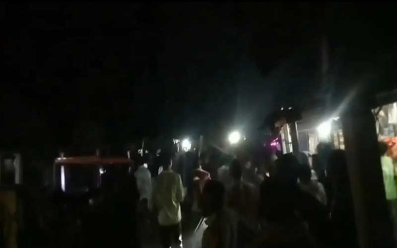 ব্রাহ্মণবাড়িয়ায় রুমিন ফারহানার উঠান বৈঠকে ধাক্কা লাগা নিয়ে দুপক্ষের সংঘর্ষ