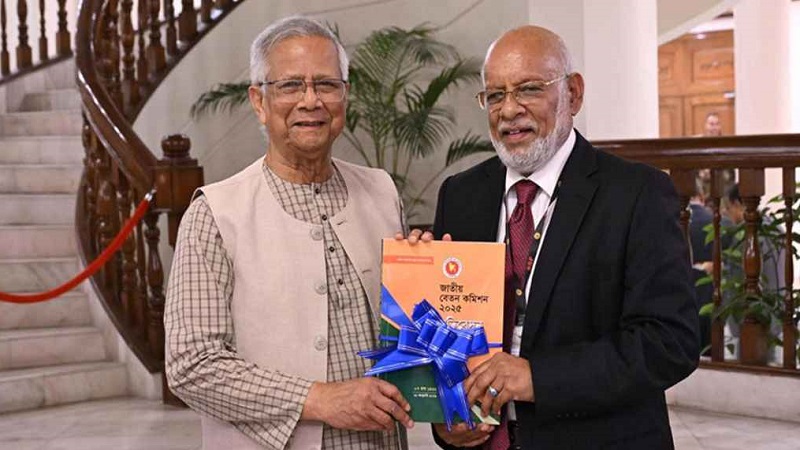 প্রধান উপদেষ্টার হাতে নতুন পে-স্কেলের প্রতিবেদন, বেতনসহ বহু ক্ষেত্রে সুখবর