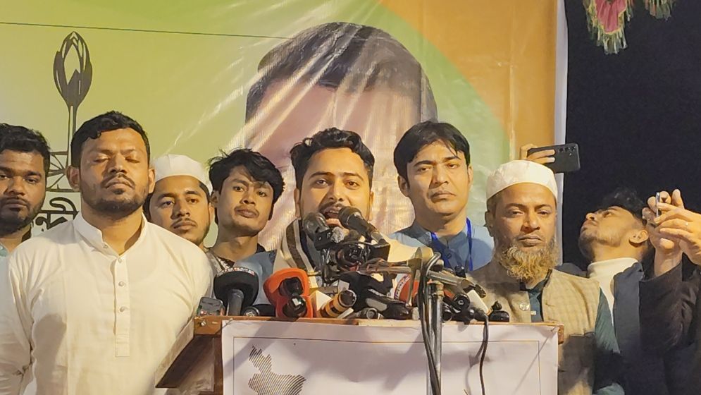 ঐক্যবদ্ধ নেতাকর্মীরা সব ষড়যন্ত্র রুখে দেবে: নাহিদ ইসলাম