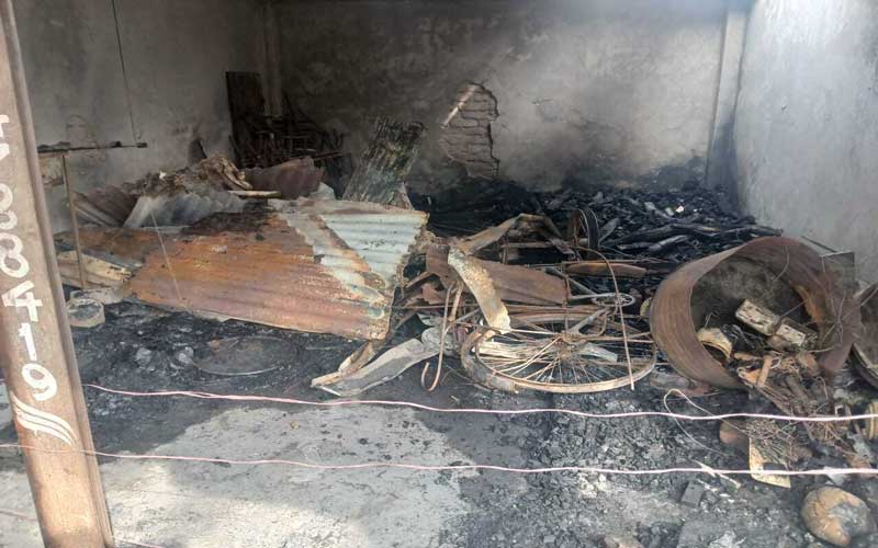 নোয়াখালীতে বিএনপির নির্বাচনী অফিসে অগ্নিসংযোগ, পুড়েছে দুই দোকান