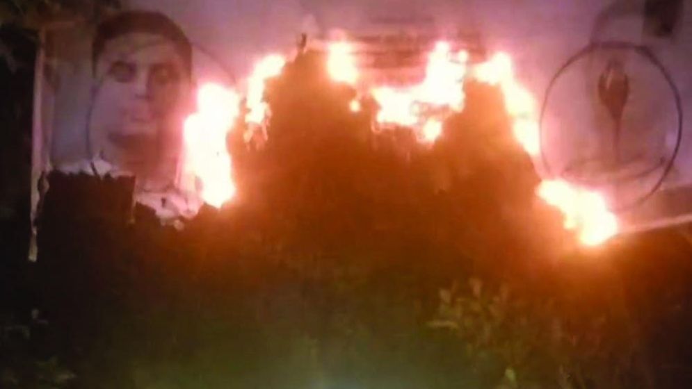 হাসনাত আব্দুল্লাহর ব্যানারে দুর্বৃত্তদের আগুনে বিশৃঙ্খলা