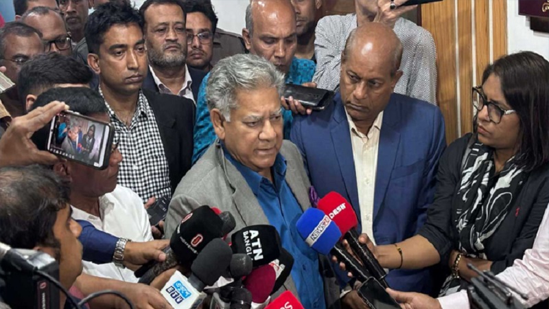 চট্টগ্রাম বন্দর ইস্যুতে সরকার হার্ডলাইনে যাওয়ার সিদ্ধান্ত নিয়েছে: উপদেষ্টা