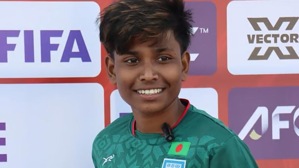 গোলকিপার থেকে গোলদাতা এক অনন্য যাত্রা