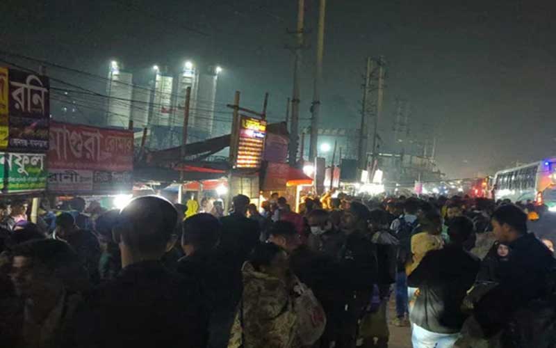 নির্বাচনের আমেজে ঈদ আনন্দ, গ্রামমুখী মানুষের ঢল