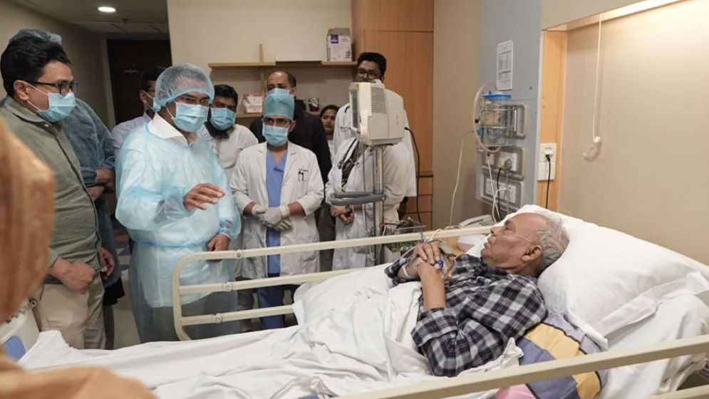 রিজভীকে হাসপাতালে দেখতে এলেন তারেক  রহমান