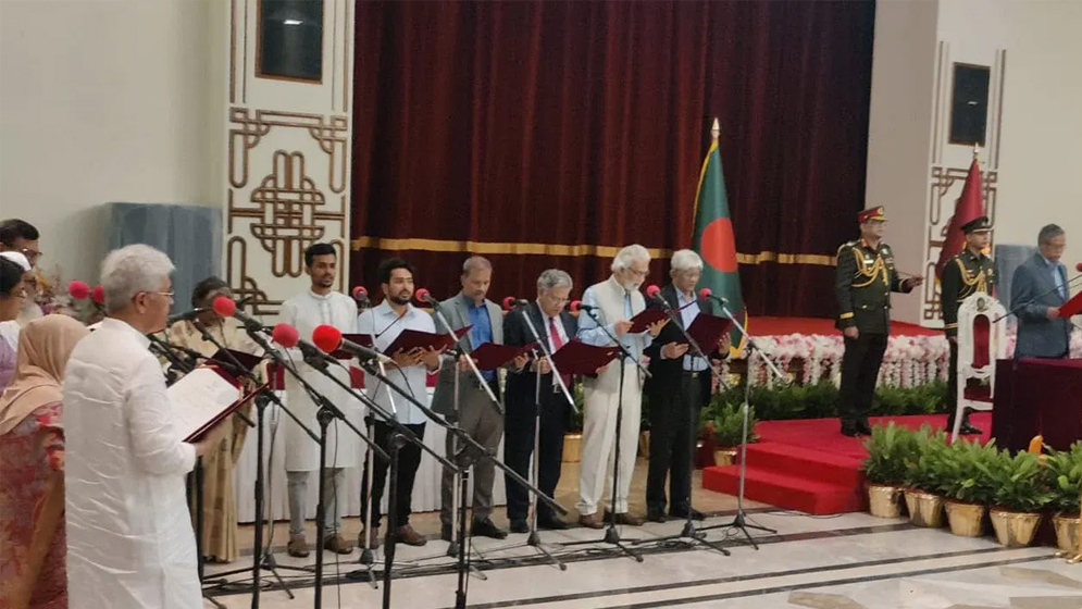 নতুন  প্রধানমন্ত্রী ও মন্ত্রিসভার শপথ পাঠ করাবেন কে?