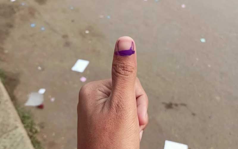 প্রথম ভোটের অভিজ্ঞতায় উচ্ছ্বাস তরুণদের