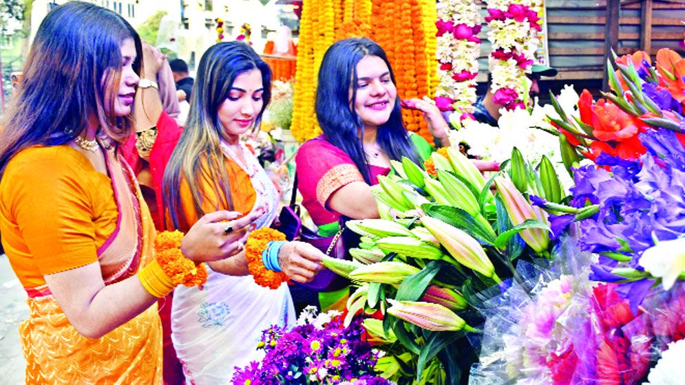 আজ পহেলা ফাল্গুন ও ভালোবাসা দিবস একসঙ্গে উদযাপন