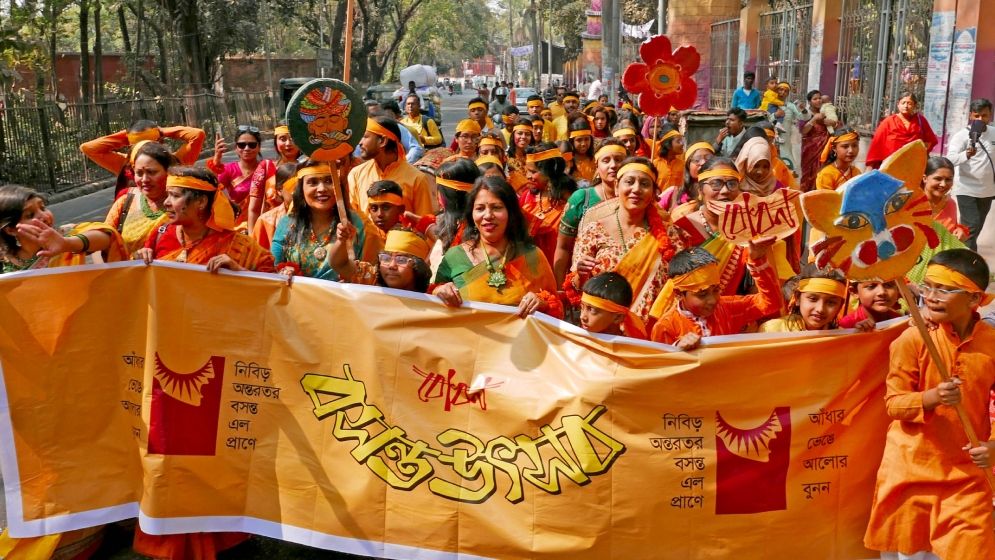 চট্টগ্রামে বসন্তবরণে রঙিন আয়োজন
