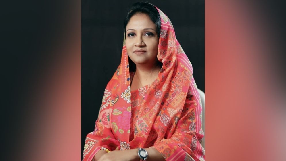 বিএনপির সর্বকনিষ্ঠ এমপি পুতুল প্রতিমন্ত্রীর শপথ গ্রহণ করলেন