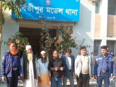 পার্বতীপুরে আ.লীগ অফিস উদ্বোধন ও মিষ্টি বিতরণ, গ্রেফতার ৪ জন