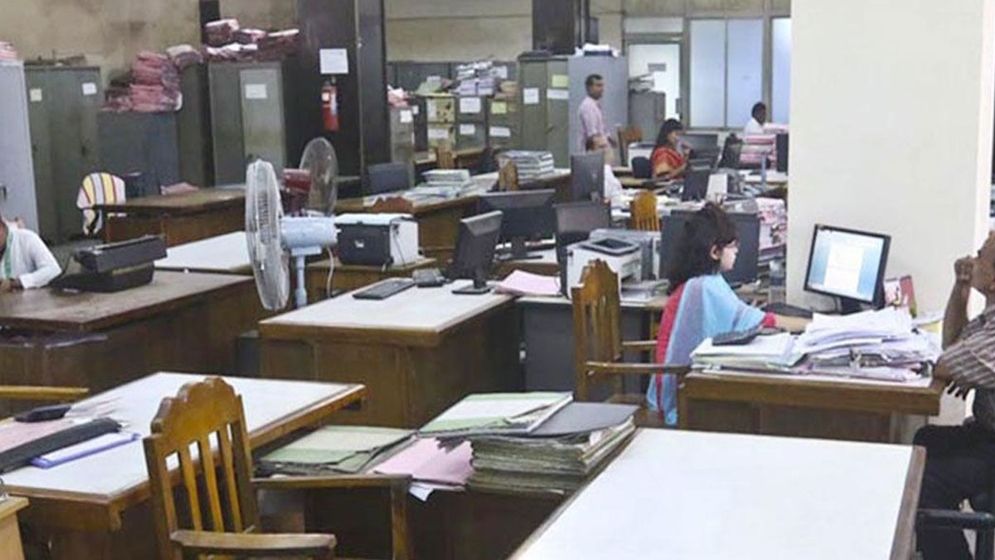 নতুন সময়সূচিতে আজ থেকে চলবে অফিস ও আদালত