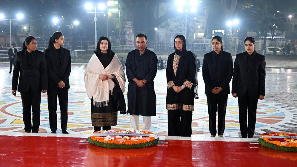 শহীদ রাষ্ট্রপতি জিয়াউর রহমানের প্রতি পরিবারের শ্রদ্ধা নিবেদন