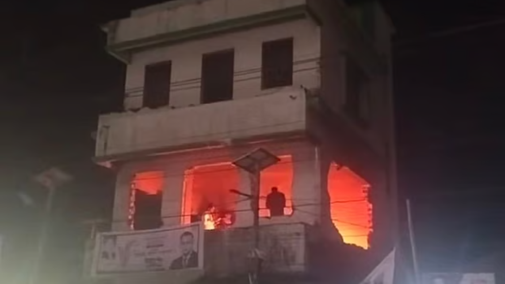 আওয়ামী লীগ কার্যালয় উদ্বোধনের পর এনসিপির আগুনে উত্তেজনা