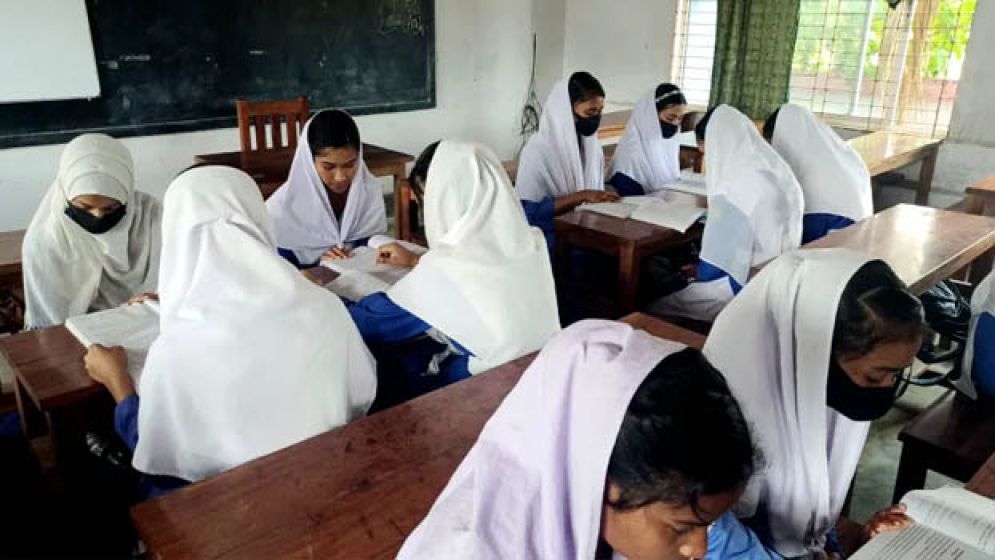 শিক্ষার্থীদের ঝরে পড়া ঠেকাতে শিক্ষকদের করণীয় জানালেন মন্ত্রী