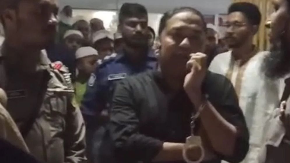 প্যারোলে মুক্তি পেয়ে মায়ের জানাজায় উপস্থিত সোহেল