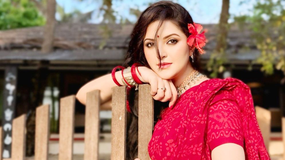 উনি নেই, তাই রোজা ফিকে লাগছে পরীমনি