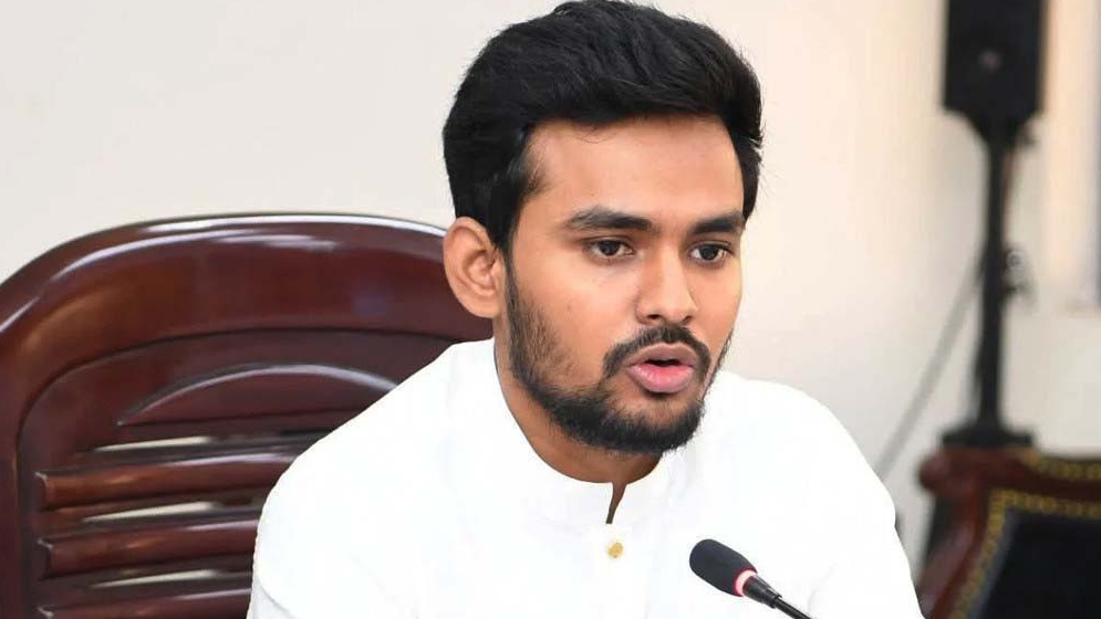 আমার নাম ব্যবহার করে সবাই সুবিধা নিচ্ছে: আসিফ মাহমুদ