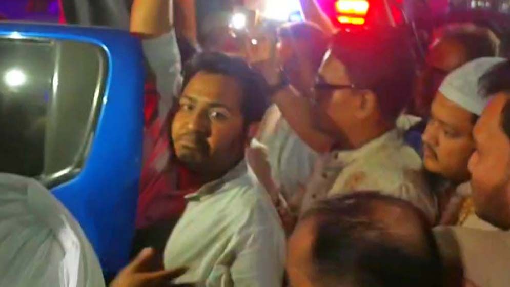 ২ ঘণ্টা অবরুদ্ধ থাকার পর পুলিশ উদ্ধার করল এনসিপি এমপিকে