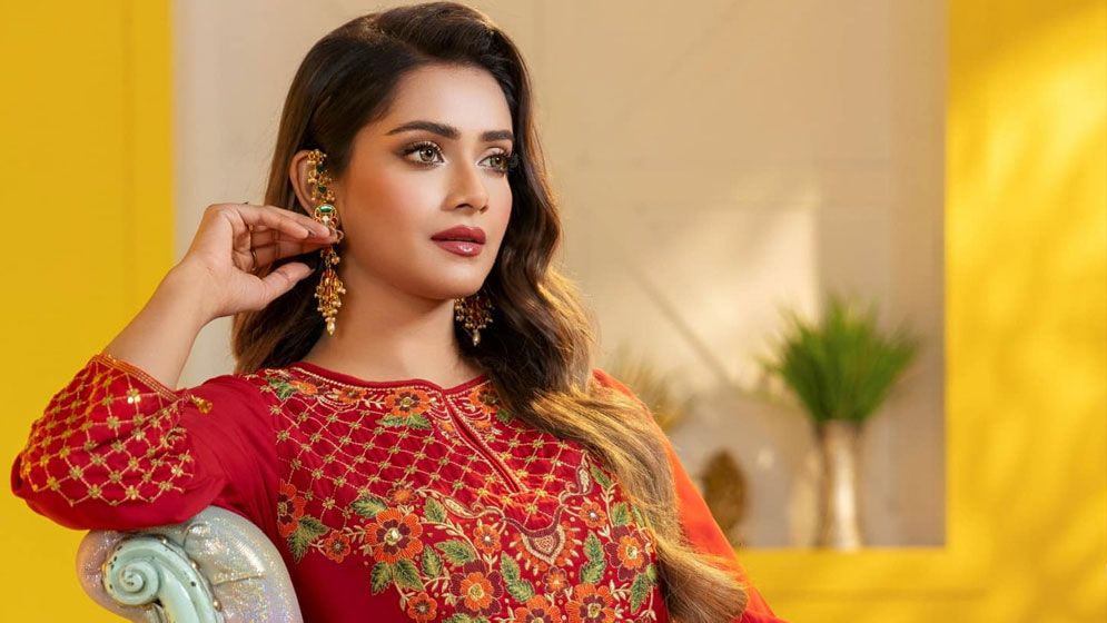 মারধরের অভিযোগে মুখ খুললেন অভিনেত্রী তিশা