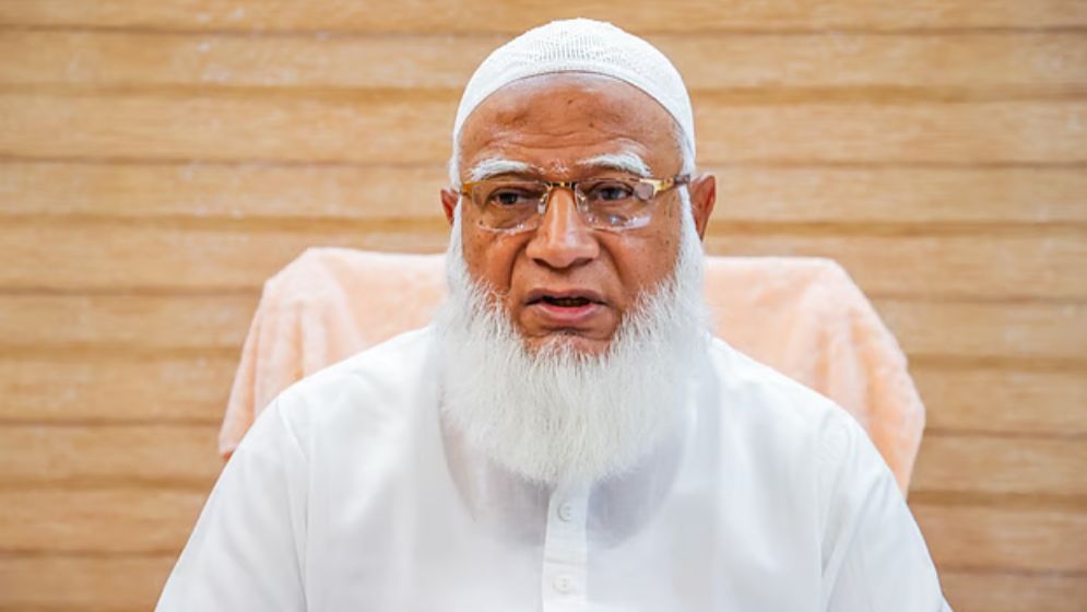 ওমরাহ পালনের উদ্দেশ্যে যাচ্ছেন জামায়াত আমির