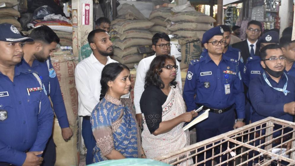 রমজান বাজারে কারসাজি ঠেকাতে ডিসির হুঁশিয়ারি
