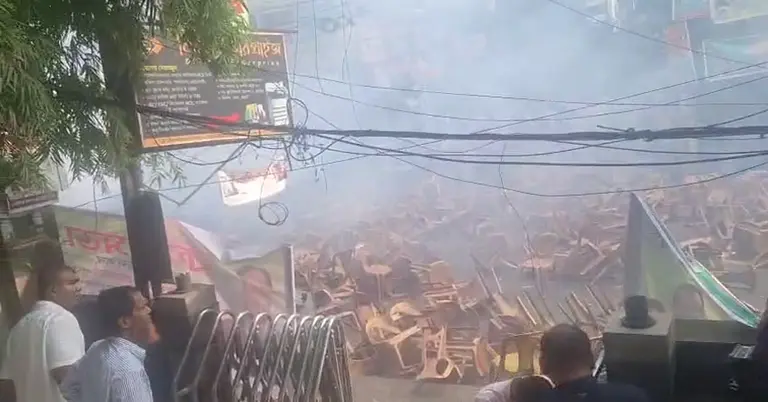 জাতীয় পার্টির কর্মী সমাবেশে দফায় দফায় ককটেল বিস্ফোরণ